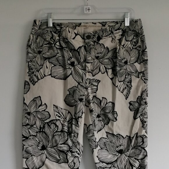 So Slimming By Chico's Womens White Floral Girlfriend Ankle Jeans Size 1.5 US M - Picture 2 of 7